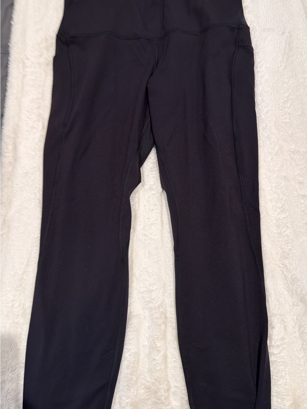Lulu Align 28” with Pockets Size 16